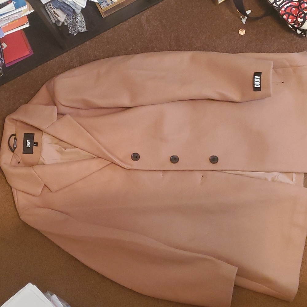 DkNY tanattached. Size XL